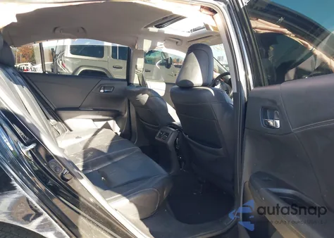 2015 Honda Accord Touring z USA, uszkodzony, nr VIN 1HGCR3F91FA005237